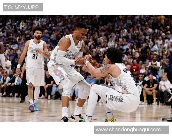 2014年3月22日雷霆与猛龙激战回顾精彩瞬间与赛场表现分析 2014年3月22日雷霆与猛龙激战回顾精彩瞬间与赛场表现分析