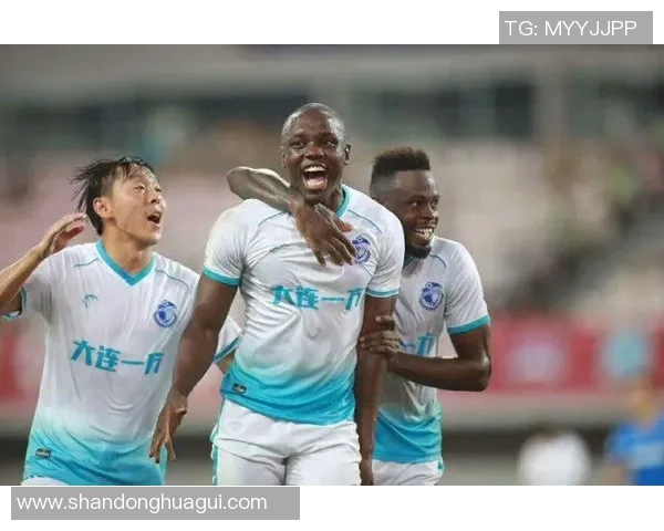 大连一方与广州恒大精彩对决录像回顾三月三十日赛事分析